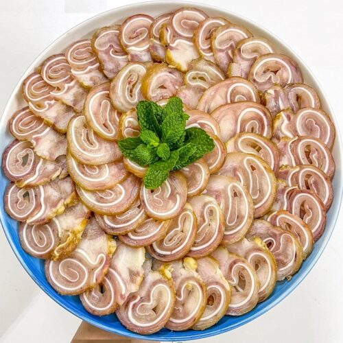 Cách làm món tai heo cuốn ngũ vị thơm ngon, lạ miệng