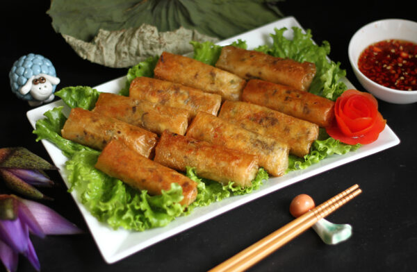 Hướng dẫn cách làm chả giò chay vàng thơm, giòn rụm
