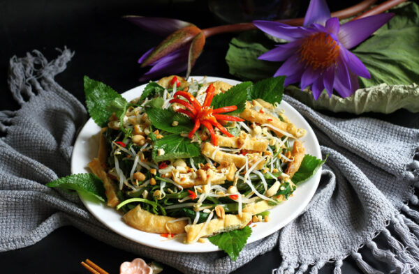 Hướng dẫn cách nộm rau muống đậu phụ chay