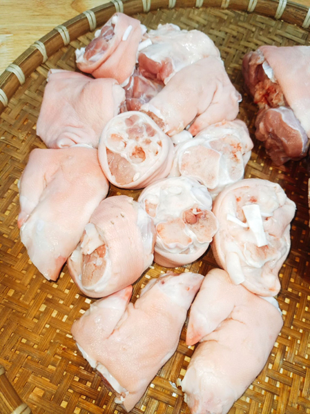 Hướng dẫn làm móng giò ngâm sả tắc ngon cực dễ Hướng dẫn làm móng giò ngâm sả tắc ngon cực dễ